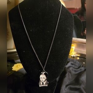 🖤 Gothic Deadpan “I Am Smiling” Pendant – Wednesday-Inspired Aesthetic Necklace